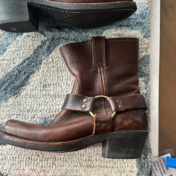 Frye leather boots Harness 8R boot.  Rare find! - Picture 7 of 11